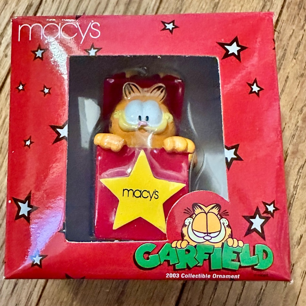 Vintage 2003 Macy's Garfield Festive Ornament - Red and Yellow